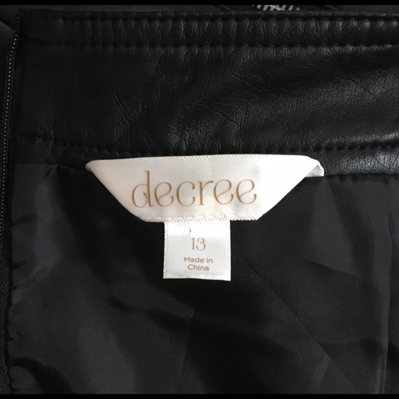 Host Pick! Punk Vegan Leather Mini w/Zipper Detail - Picture 5 of 8